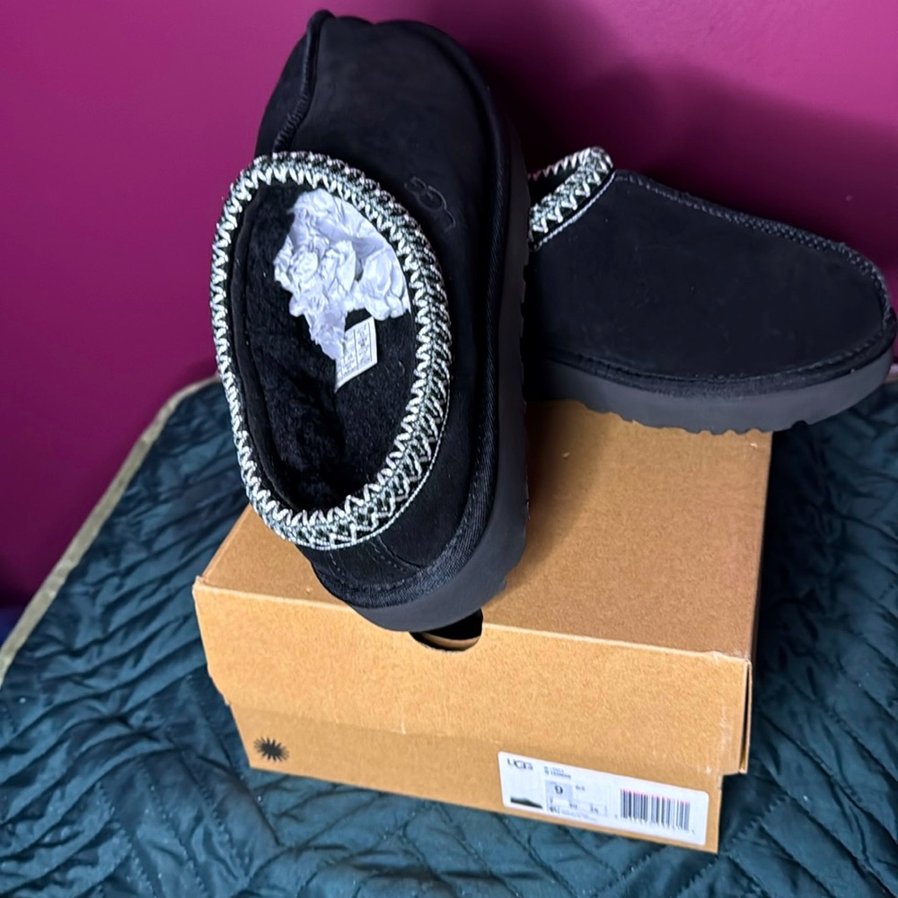UGG Slippers 🔥